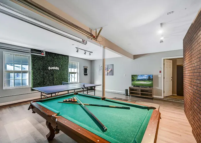 Spacious Retreat - Outdoor Oasis Games And More