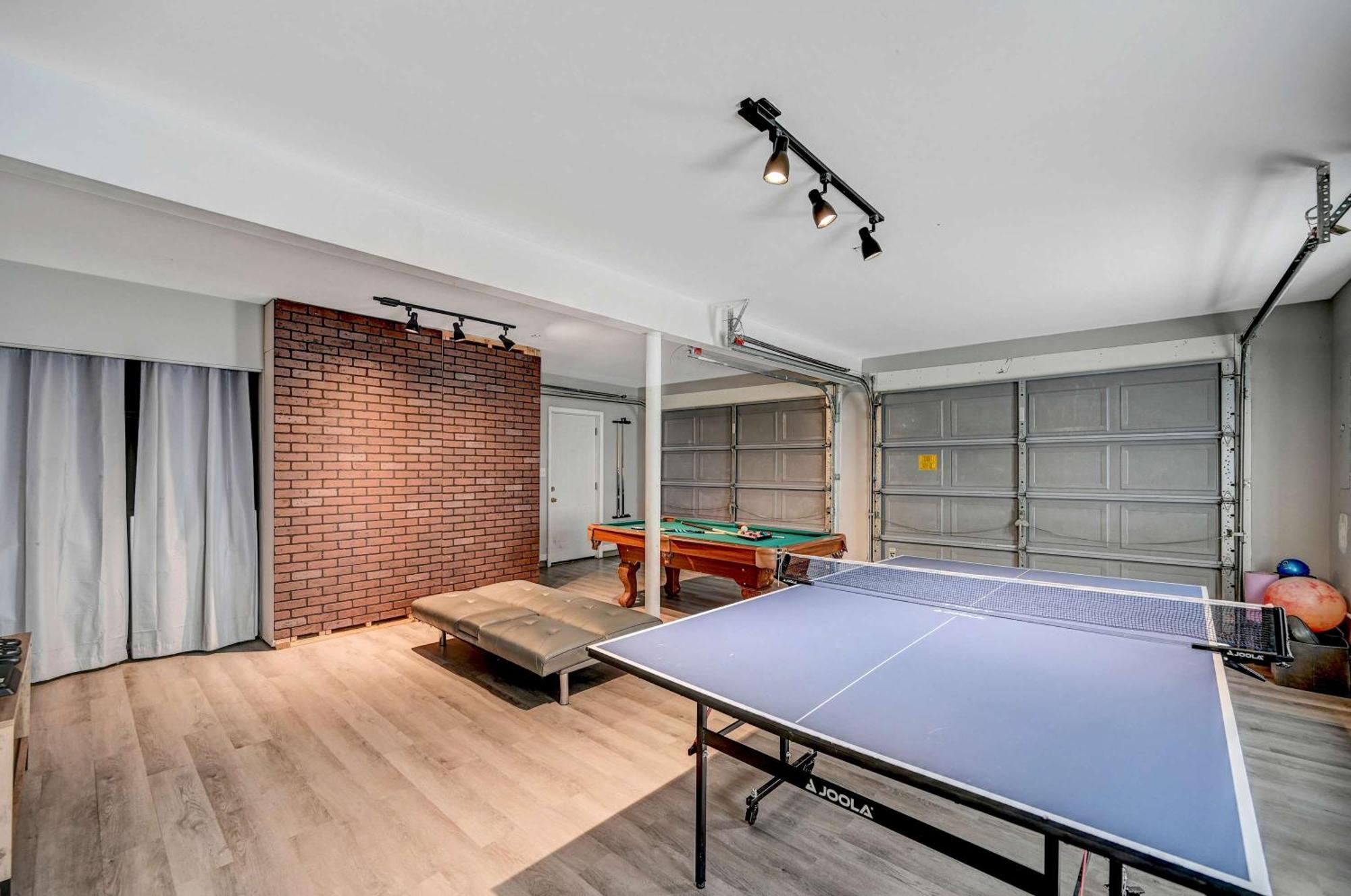 Spacious Retreat - Outdoor Oasis Games And Holiday home Blakeslee