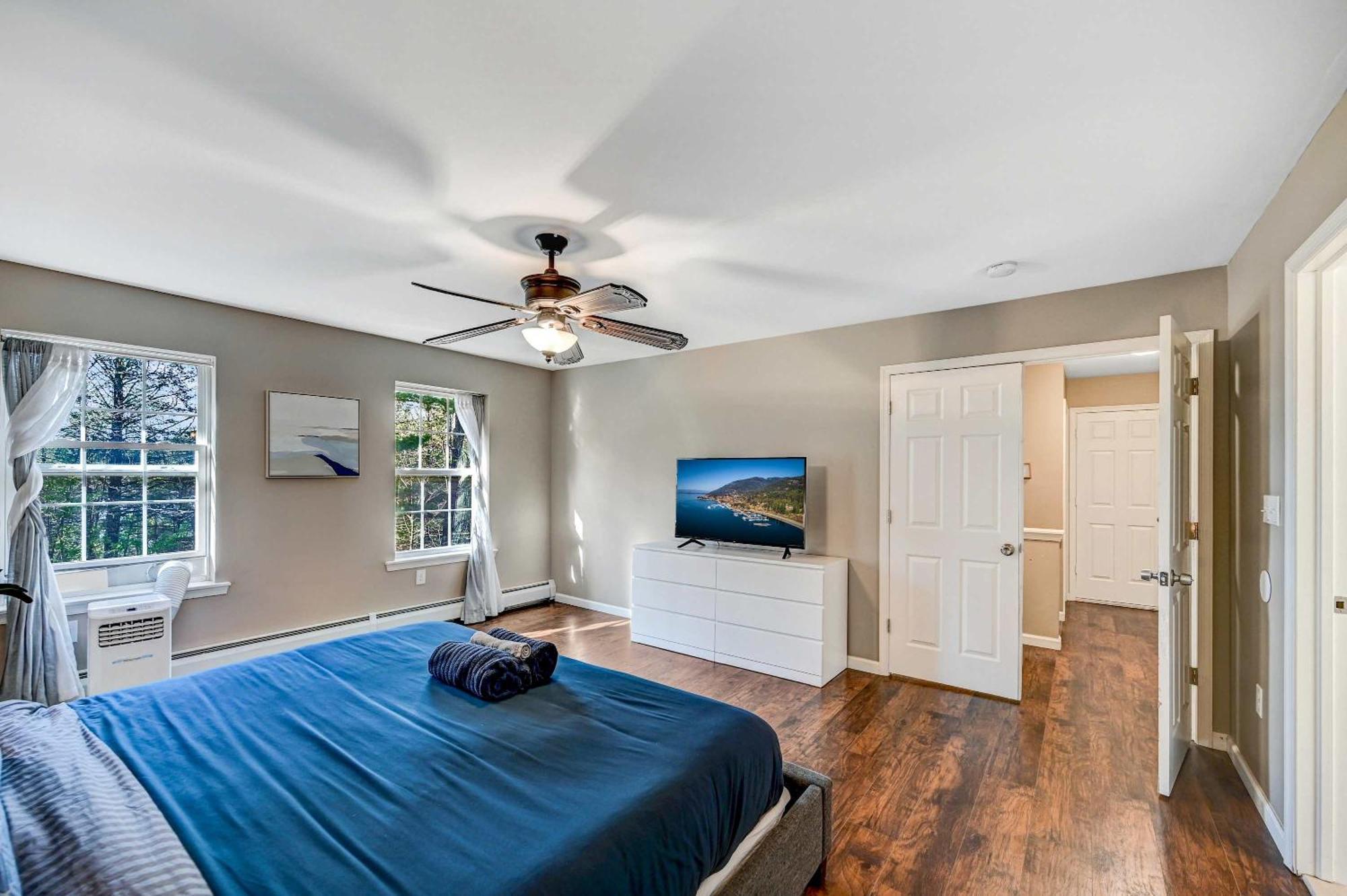 Spacious Retreat - Outdoor Oasis Games And Holiday home Blakeslee