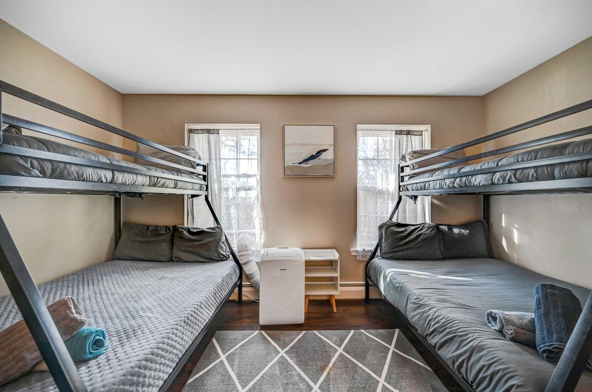 Spacious Retreat - Outdoor Oasis Games And Holiday home Blakeslee