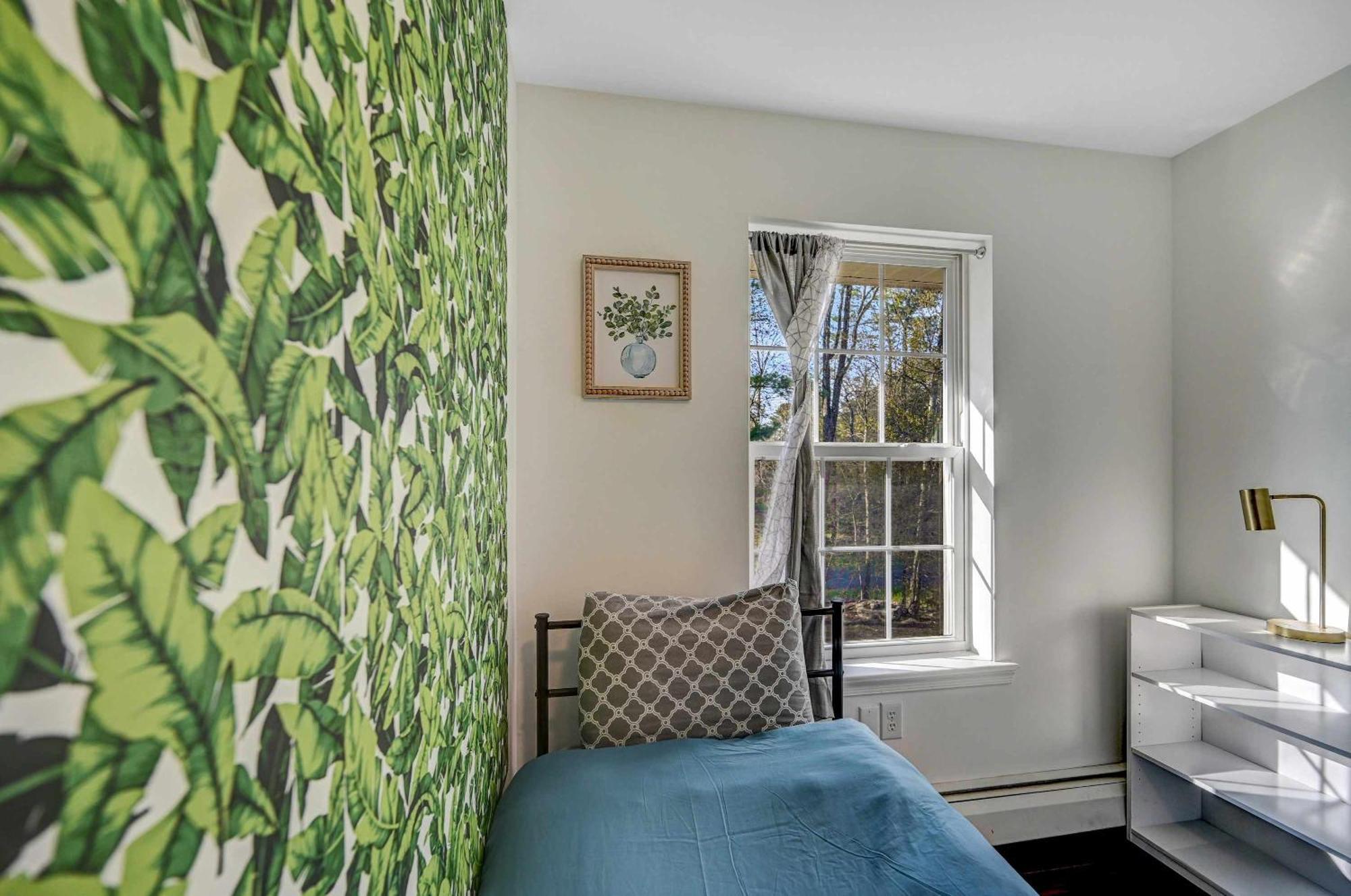 Spacious Retreat - Outdoor Oasis Games And * Blakeslee