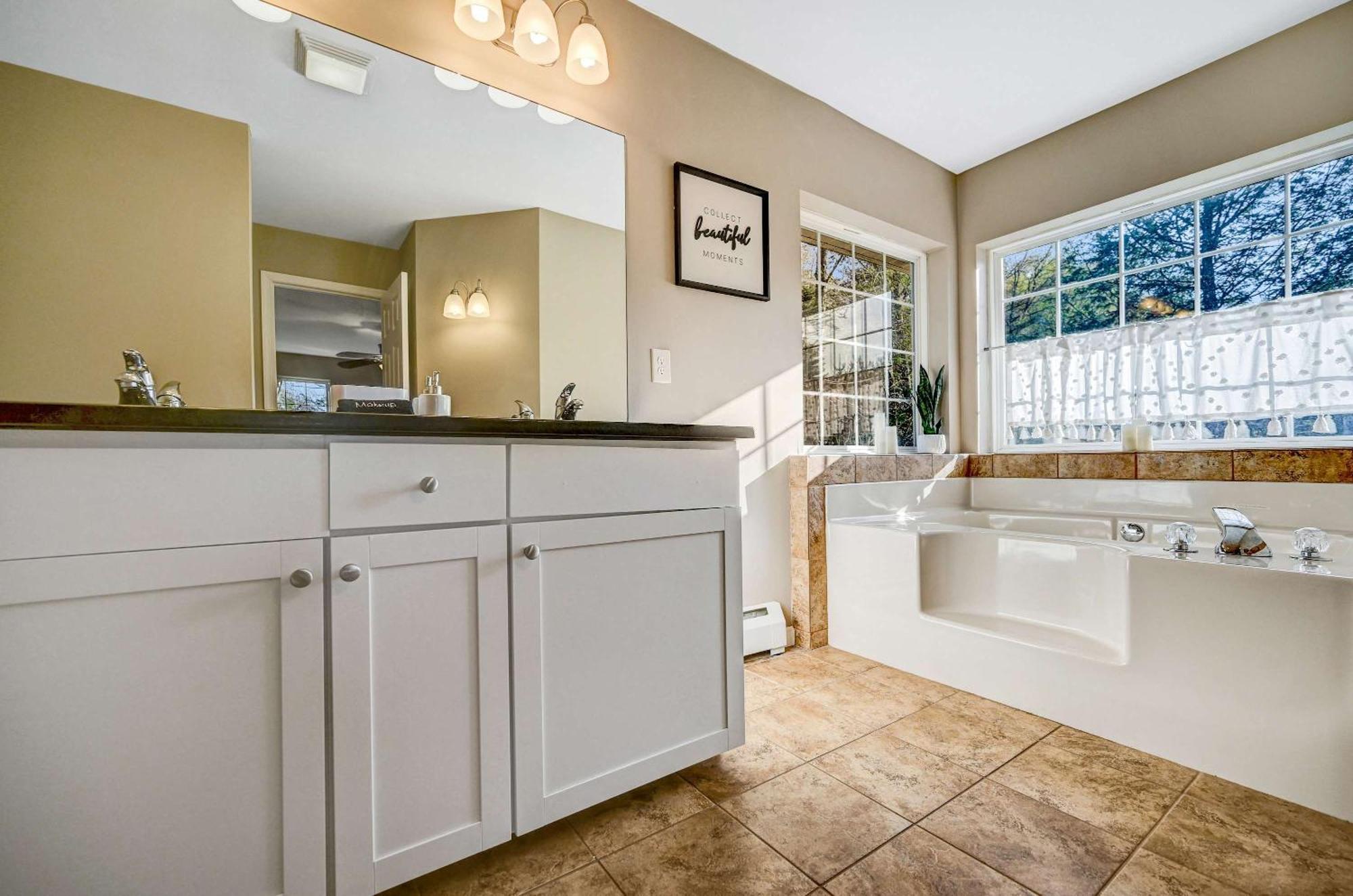 Spacious Retreat - Outdoor Oasis Games And * Blakeslee