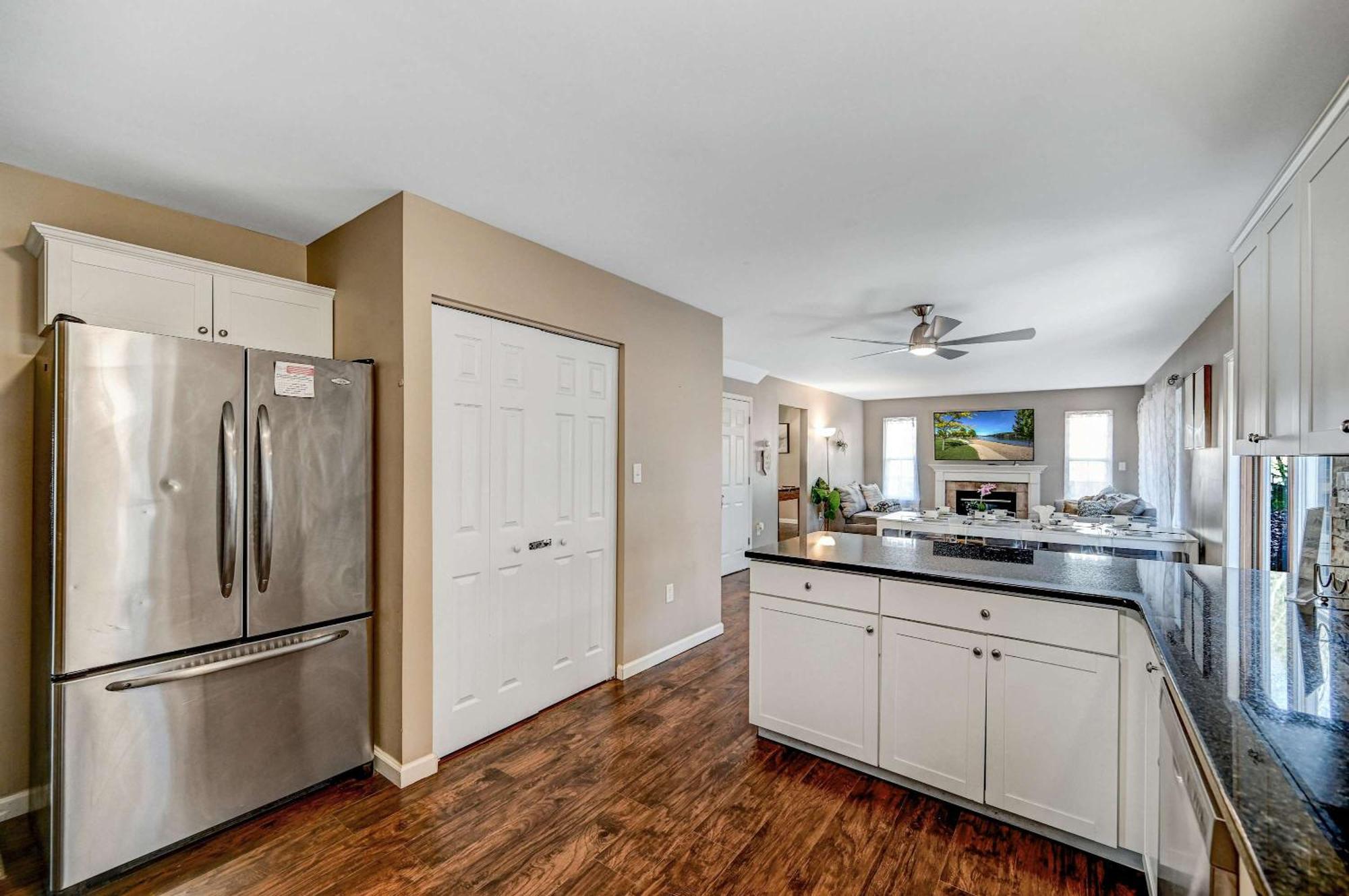 Spacious Retreat - Outdoor Oasis Games And Holiday home Blakeslee