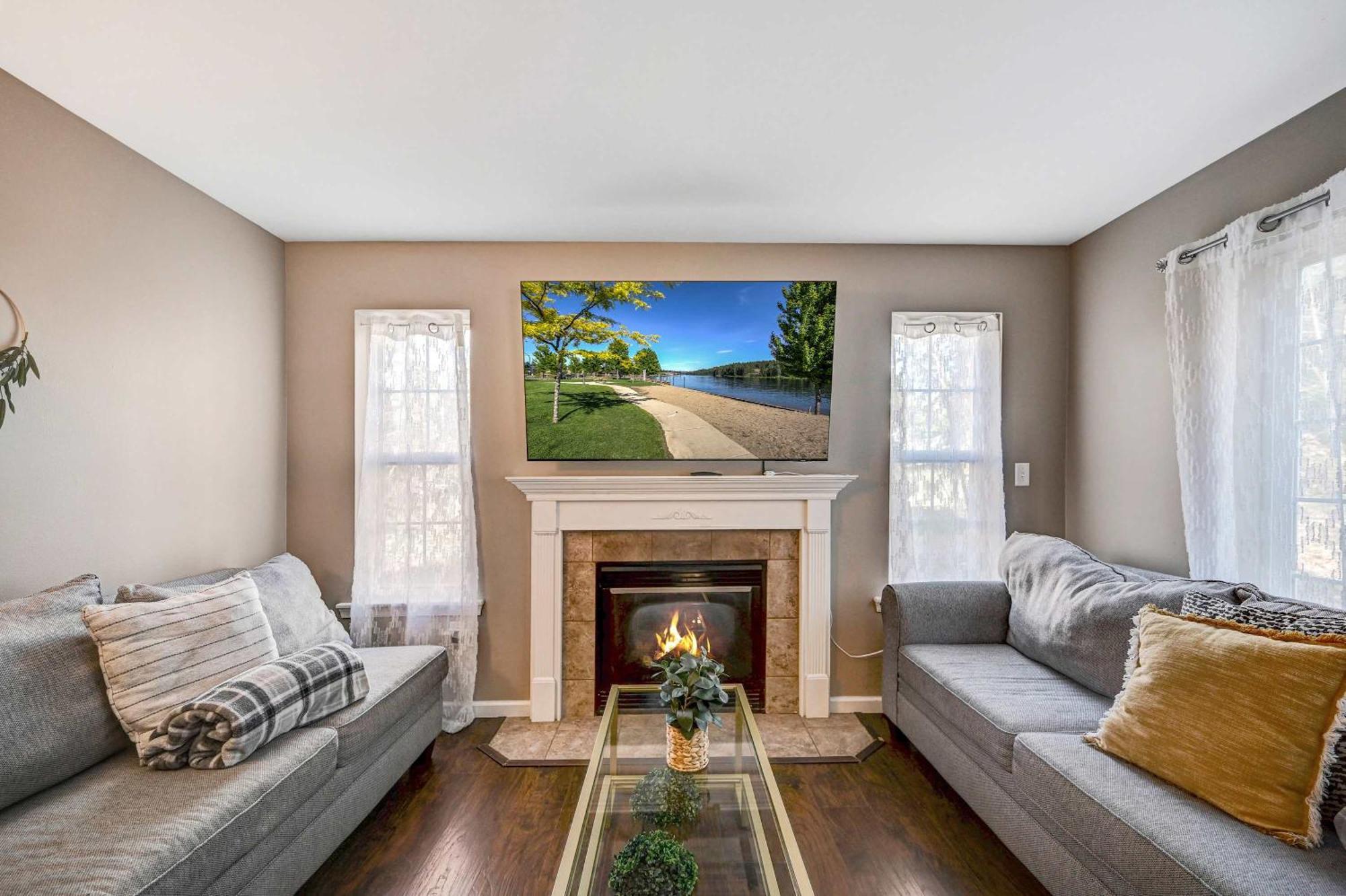 Spacious Retreat - Outdoor Oasis Games And *